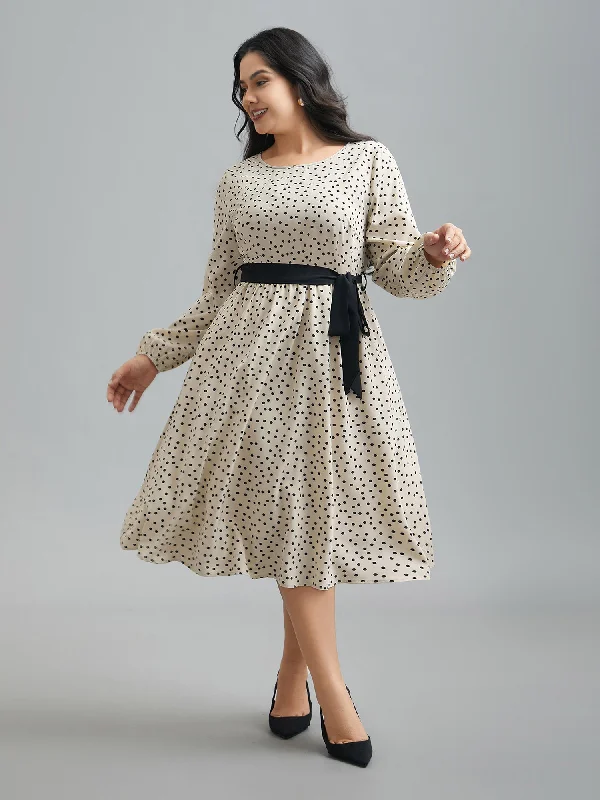 vintage-inspired dressRound Neck Polka Dot Waist-Tie Midi Dress