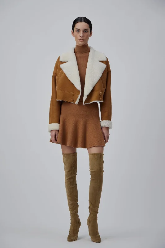 contemporary coatCROP SHEARLING JACKET IN AMBER-ECRU