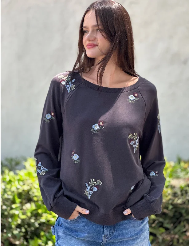 athletic casual sweatshirtWild Floral Embroidered Sweatshirt