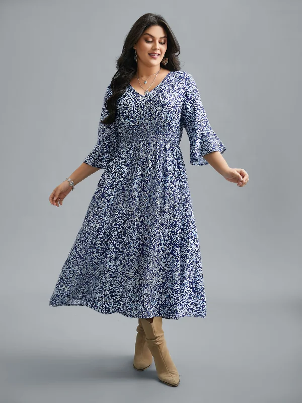 office dressV-Neck Paisley Print Smocked Waist Dress