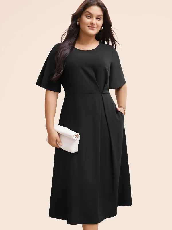 sleek dressPlain Round Neck Plicated Detail Dress